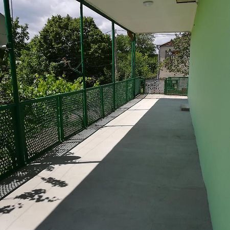 Guest House Luka Manglisi 外观 照片